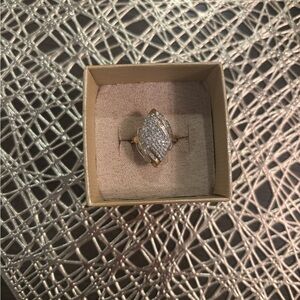 Elegant Gold and Silver Women's Ring